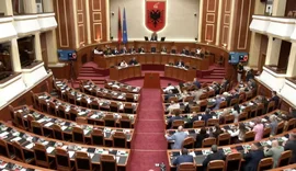 Kuvendi miraton huan&euml; 302 milion&euml; dollar&euml; nga SHBA-ja, p&euml;r