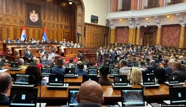 Mbi 50 deputet&euml; opozitar&euml; n&euml; Serbi k&euml;rkojn&euml; shkarkimin