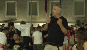 Organizatori i protest&euml;s: Nes&euml;r para Kuvendit me vez&euml; dhe miell