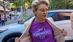 &lsquo;&Euml;sht&euml; nj&euml; dit&euml; e mrekullueshme&rsquo;, bluza e