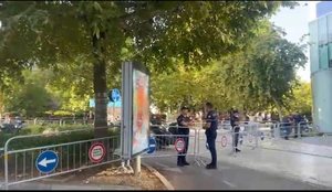 Sot seanc&euml; plenare dhe protest&euml; para Parlamentit