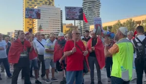 Sot protesta e 34-t, Arben Kola mesazh protestuesve: Mos sulmoni gazetar&euml;t
