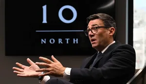 N&euml;se duhet, do ta sfidoj Trump-in! Kryeministri britanik: Interesi i