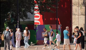 Rama publikon pamje nga Tirana me turist&euml;: Nj&euml; dit&euml; e zakonshme