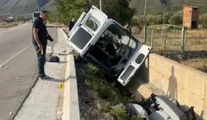 Nj&euml; i vdekur dhe kat&euml;r t&euml; plagosur n&euml; aksidentin tragjik