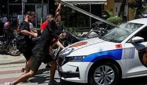 Tensionet n&euml; protest&euml;n para Kuvendit, reagon Ambasada Amerikane