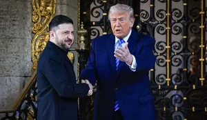 Zelensky n&euml; Sht&euml;pin&euml; e Bardh&euml;, takohet me Trump!