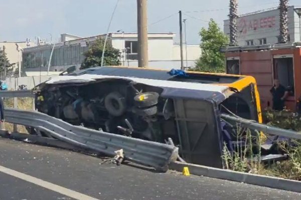 Aksidenti tragjik n&euml; aksin Tiran&euml;-Durr&euml;s! 5 t&euml; plagosur