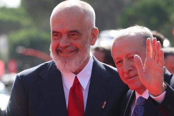Rama niset drejt Turqis&euml;, merr pjes&euml; n&euml; Samitin dyditor t&euml;