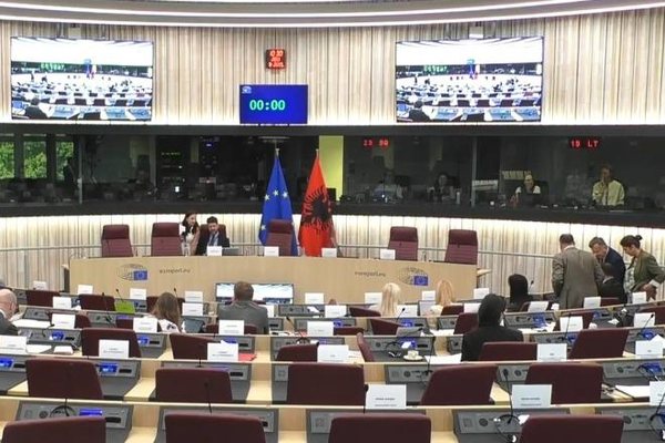 PS dhe PD p&euml;rplasen n&euml; Strasburg, d&euml;shton miratimi i