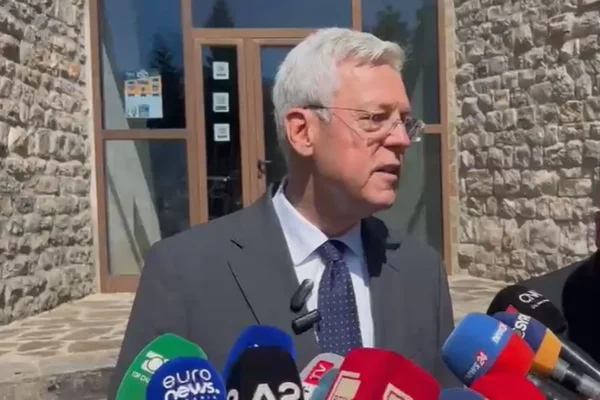 Ambasadori gjerman: Protestat e dhunshme nuk jan&euml; n&euml; p&euml;rputhje me