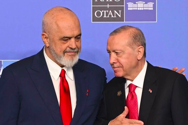 Rama publikon foto nga Samiti i NATO-s me lider&euml;t bot&euml;ror&euml;