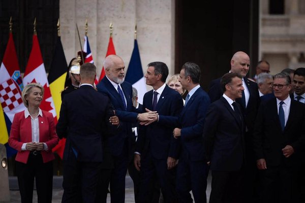 Kryemistri Rama  n&euml; Samitin e Koalicionit t&euml; Vullnetar&euml;ve
