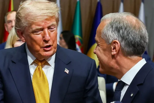Trump vendos tarif&euml; 50% p&euml;r mallrat kanadeze, rriten tensionet