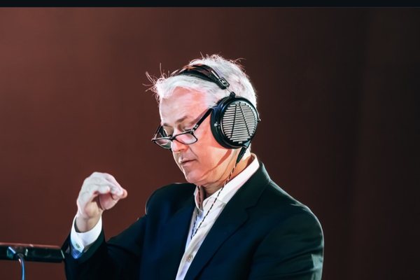 Shqip&euml;ria b&euml;het e madhe nga njer&euml;z si Aldo Shllaku