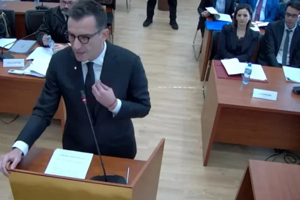 Vendimi/ Masa e arrestit dhe q&euml;ndrimi n&euml; kafaz, Kushtetuesja i jep