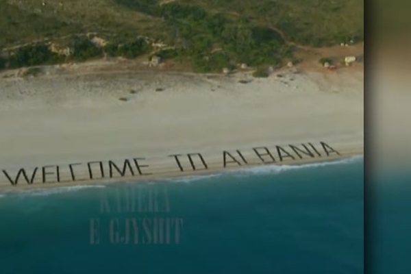 Kur Shqip&euml;ria i prezantohej bot&euml;s! Spoti i rrall&euml; i Miss Europe