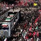Iran, qindra mij&euml;ra njer&euml;z n&euml; ceremonin&euml; p&euml;r Ali