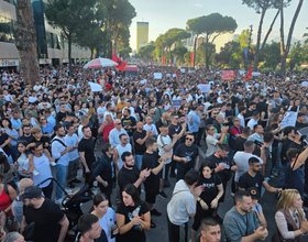 Kur proteston shtresa që financon shtetin