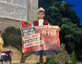 Dorëheqja nuk është fundi i demokracisë, por prova që demokracia funksionon