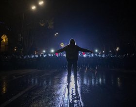 Beteja për Busullën Morale: Kur devijimi bëhet rregull