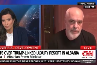 Protesta që tregoi se Mbreti është lakuriq
