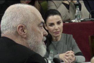 Kryeministri Rama do pushtetin, por jo shtetin