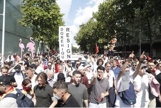 Thousands Protest Outside the Albanian Parliament, Demanding the Government's Resignation 
