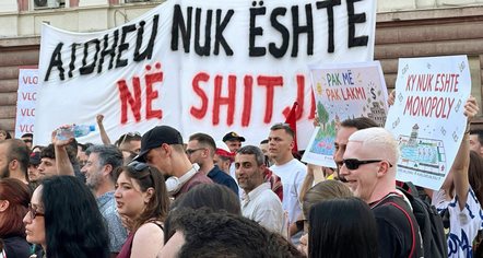 Përralla lakuriqe, stilolapsa pistoletë dhe dezinformimi me 