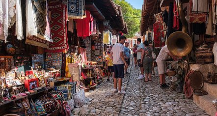 Turizmi nuk matet me sa turistë vijnë, por me sa shqiptarë përfitojnë