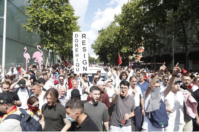 Thousands Protest Outside the Albanian Parliament, Demanding the Government's Resignation 