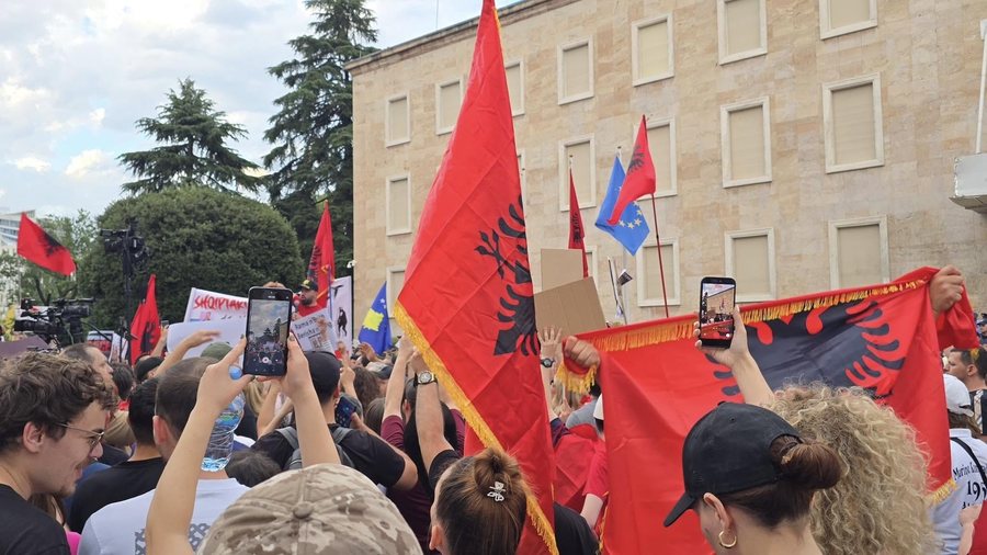 Nga injorimi te përpjekja për përvetësim: Sfida e