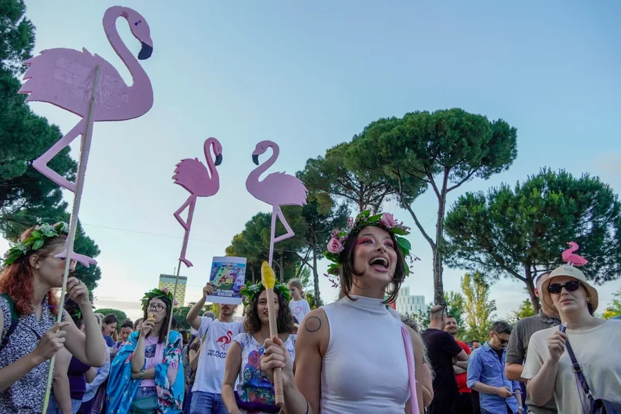 Protesta e bukur që po i ngre imazhin Shqipërisë