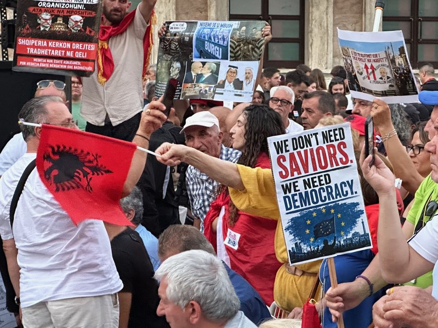 Iluzioni i shumicës së heshtur: beteja e vërtetë e