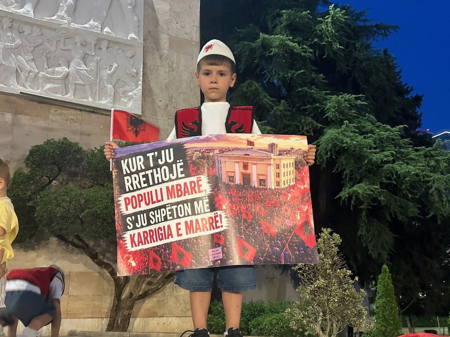 Dorëheqja nuk është fundi i demokracisë, por prova që