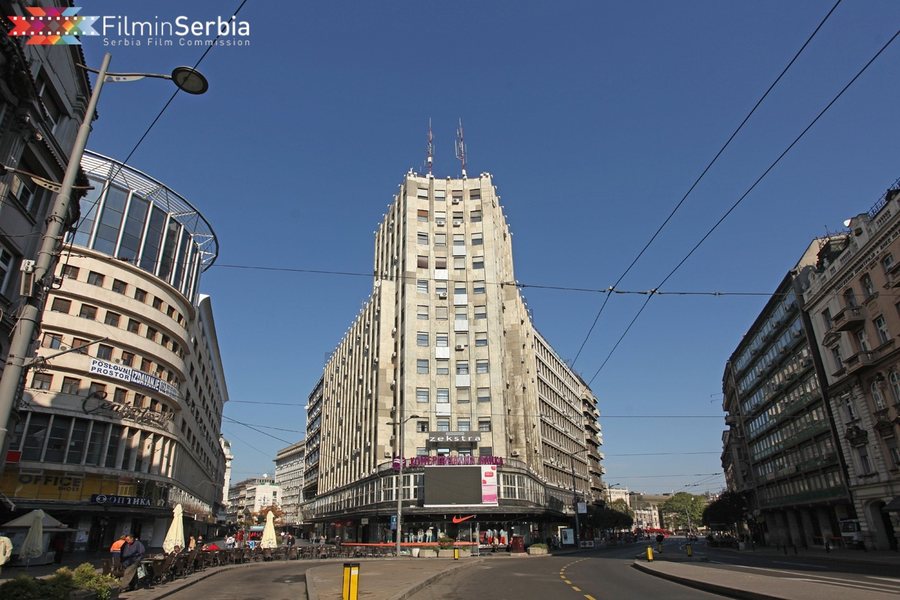 Pallati Shqipëria në qendër të Begodradit shitet për 10