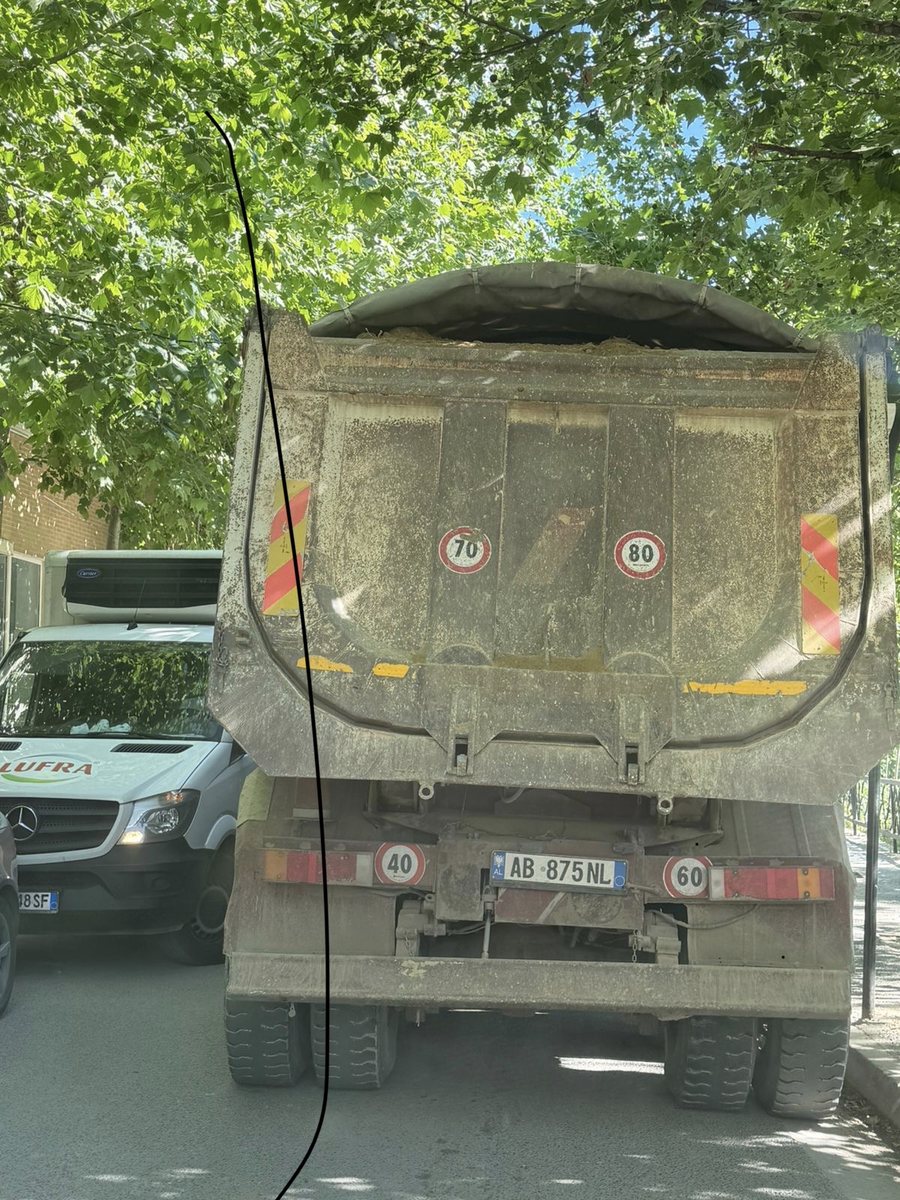 Rrafshimi i kodrave me ullishte për pallate, si po u nxihet jeta çdo