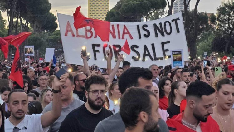 BIRN: Reagimi i Edi Ram&euml;s ndaj protestave shkakton pak&euml;naq&euml;si