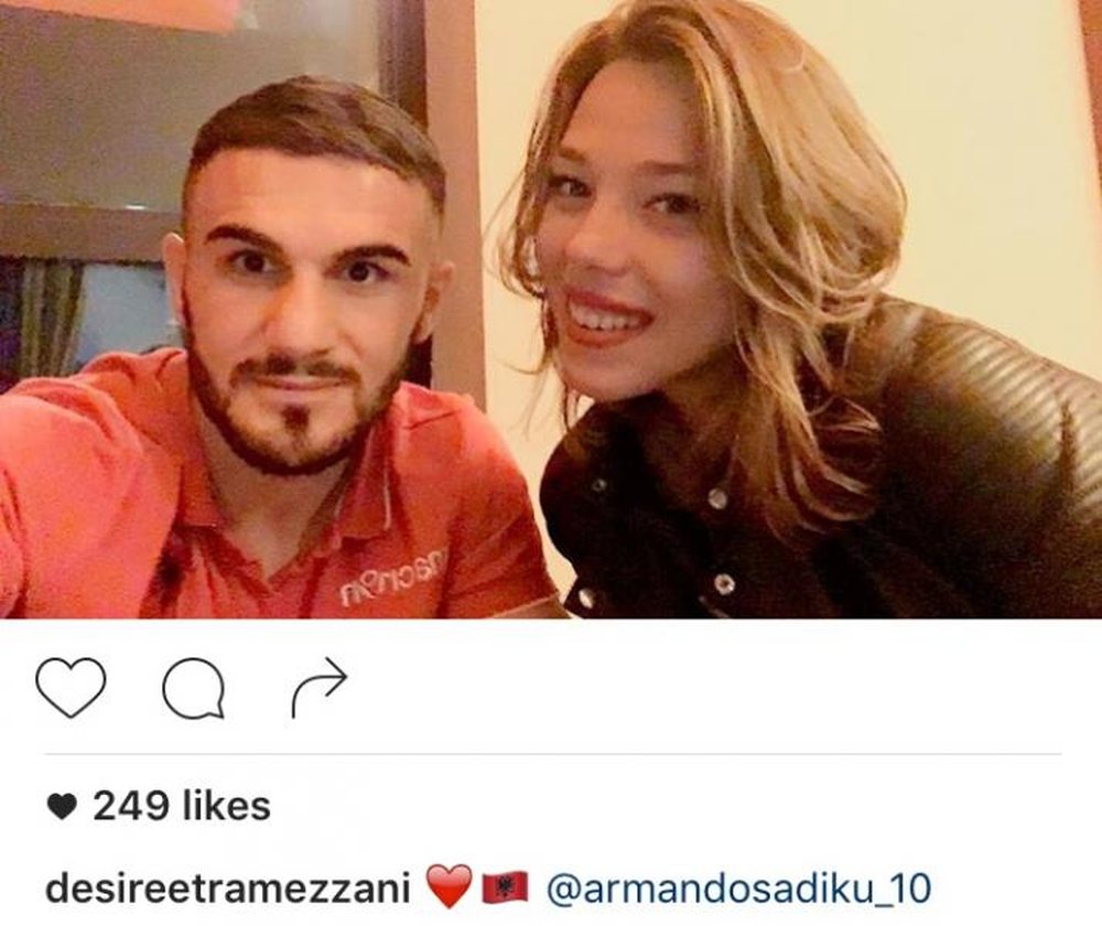 Armando Sadiku flet p&euml;r marr&euml;dh&euml;nien me bukuroshen italiane