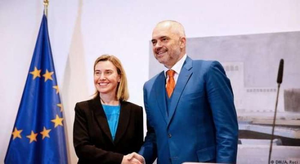 Edi, nuk hyet n&euml; Europ&euml; me batutat e katundeve