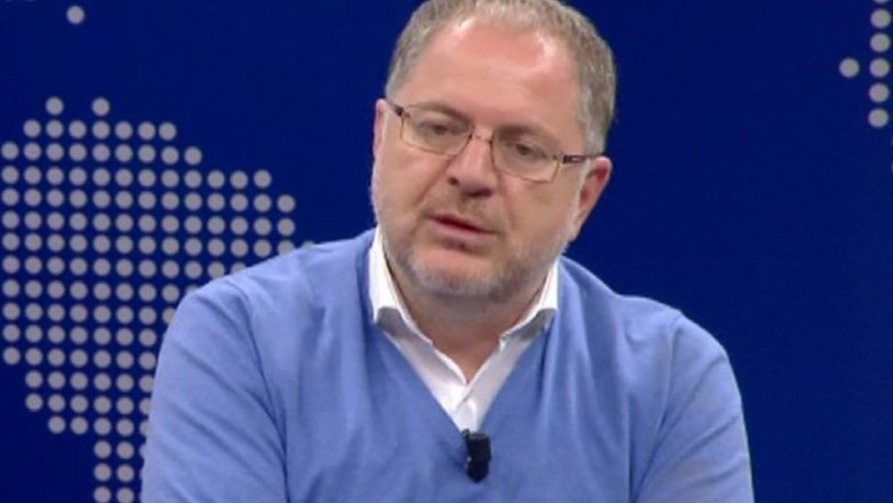 Kryeminist&euml;r, jep dor&euml;heqje!