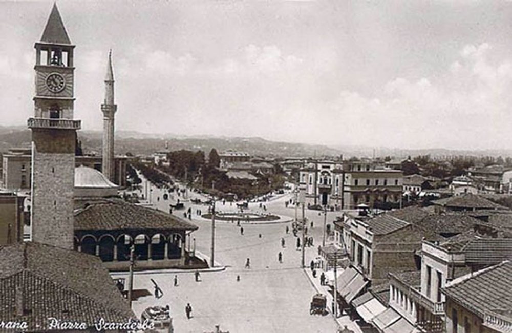 Tirana ose Kryeqyteti me histori t&euml; fallsifikuar