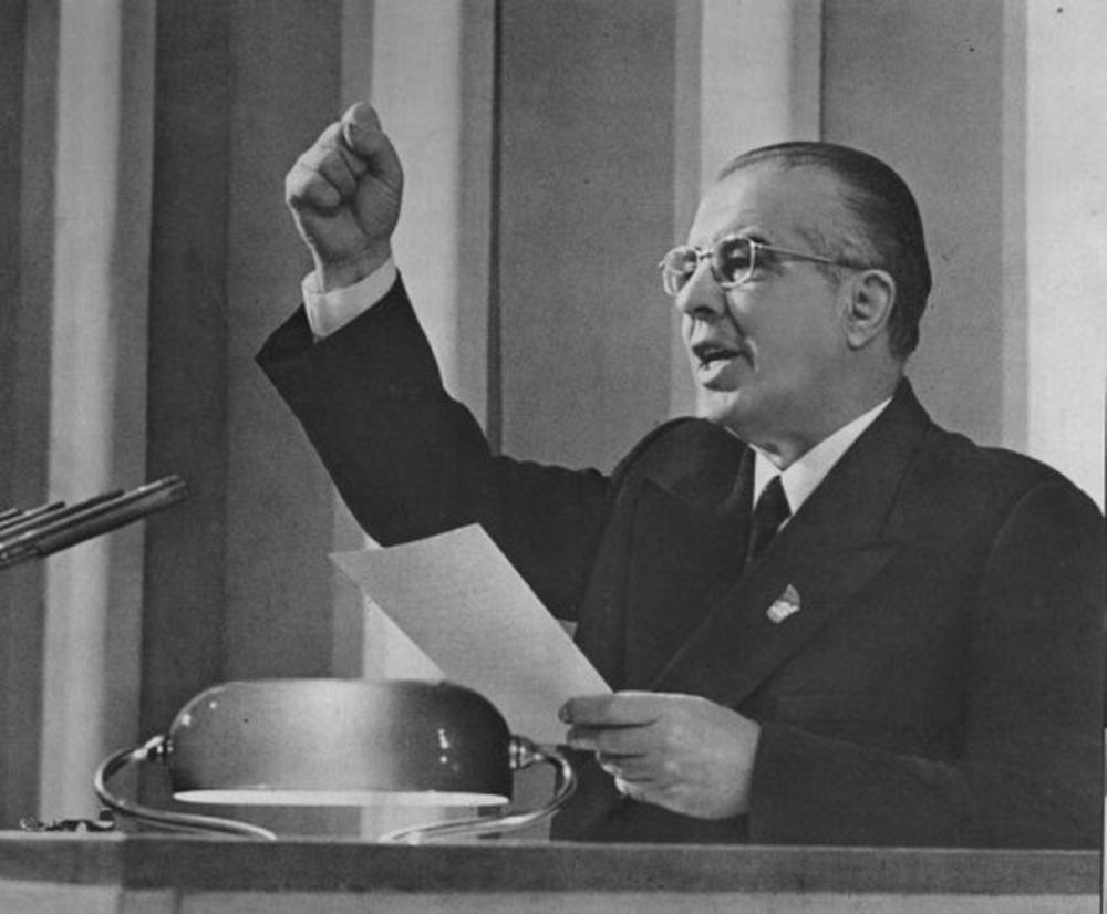 1951/ Fjalimi e Enver Hoxh&euml;s p&euml;r misrin e Stalinit