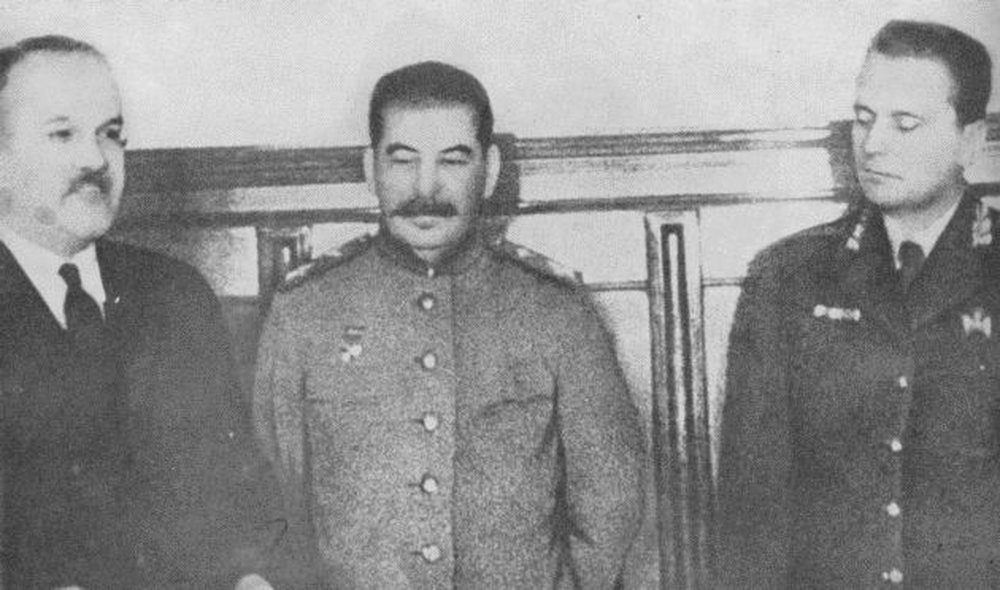 Kur Stalini i dha ultimatum Titos: T&euml;rhiqeni ushtrin&euml; nga