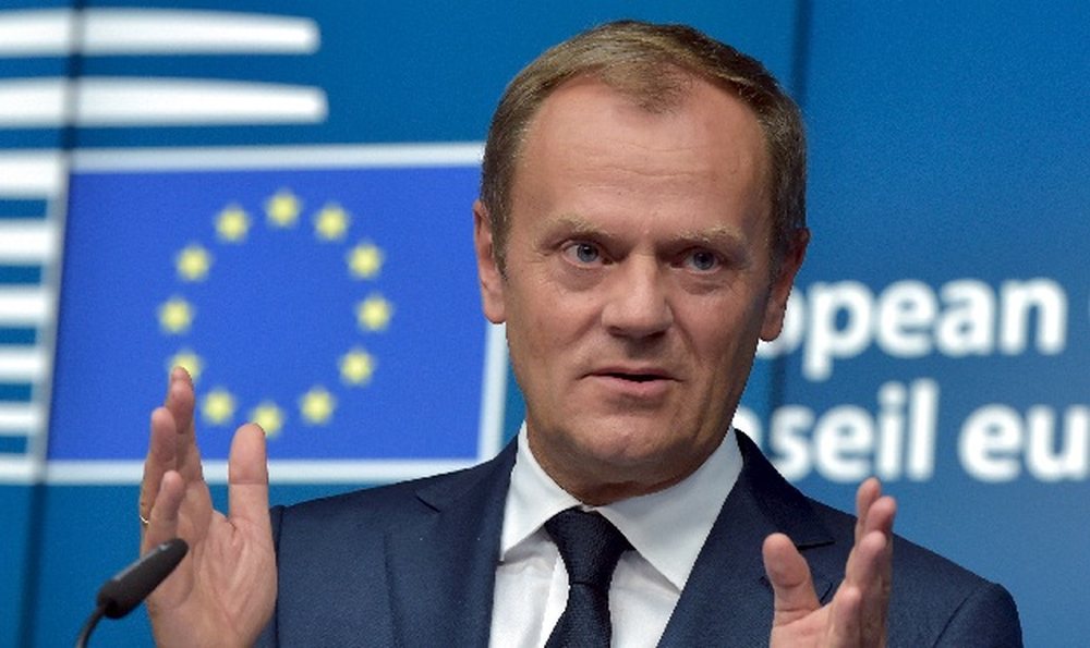 Brexit/ Presidenti i KE Tusk k&euml;rkon samit t&euml; jasht&euml;zakonsh&euml;m