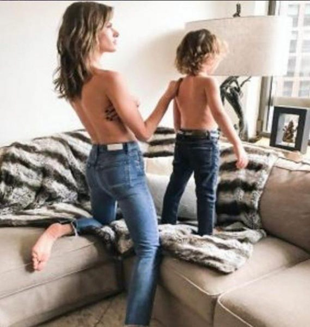 Alessandra Ambrosio topless n&euml; prani t&euml; djalit 3-vje&ccedil;ar (Foto)