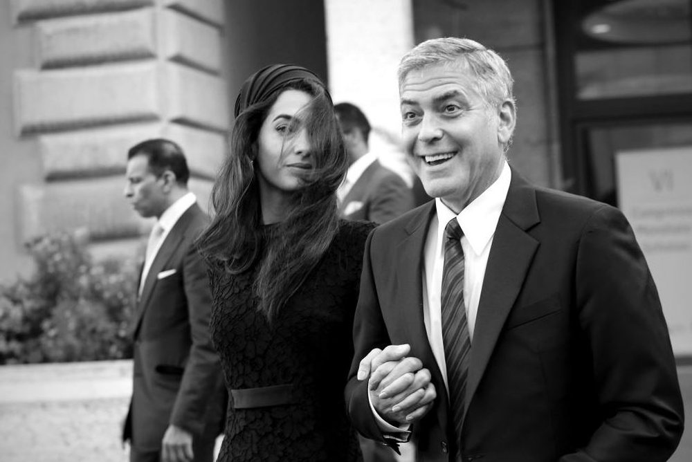 &Ccedil;ifti George Amal Clooney dhurojn&euml; 10 mij&euml; dollar&euml; n&euml;