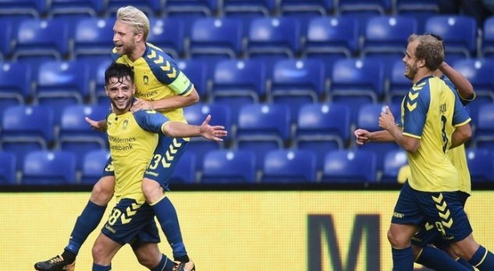 Flet ylli i Kosov&euml;s pas supergolit q&euml; sh&euml;noi n&euml;
