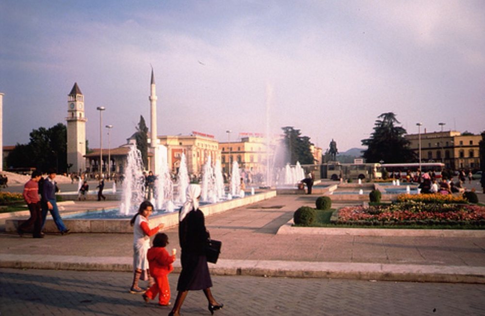 Tirana q&euml; nuk keni par&euml;/ Si ka qen&euml; kryeqyteti deri n&euml; fund