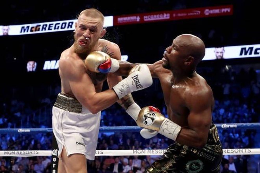 Ndeshja e shekullit/ Mayweather fiton ndaj McGregor